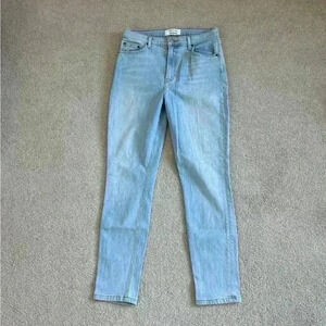 Reformation high rise light wash skinny jeans in amalfi blue in size 28